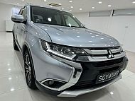 Mitsubishi Outlander 2.4 CVT AWD Sunroof Facelift 2015 Silver Rear Entertainment Android